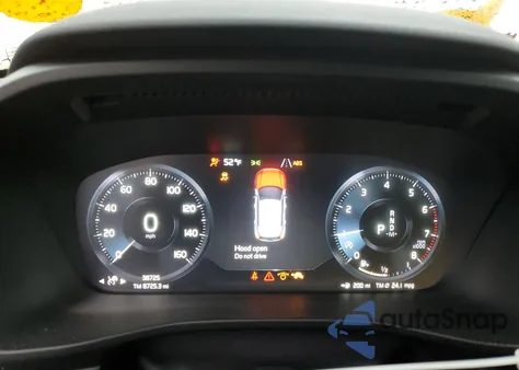 2022 Volvo Xc40 T5 R-Design z USA, uszkodzony, nr VIN YV4162UM4N2700415